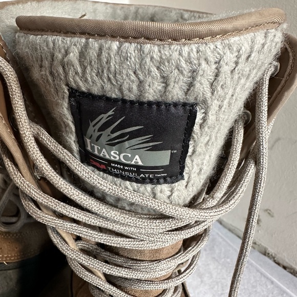 Gorgeous like new winter lace up boot. - Picture 5 of 10